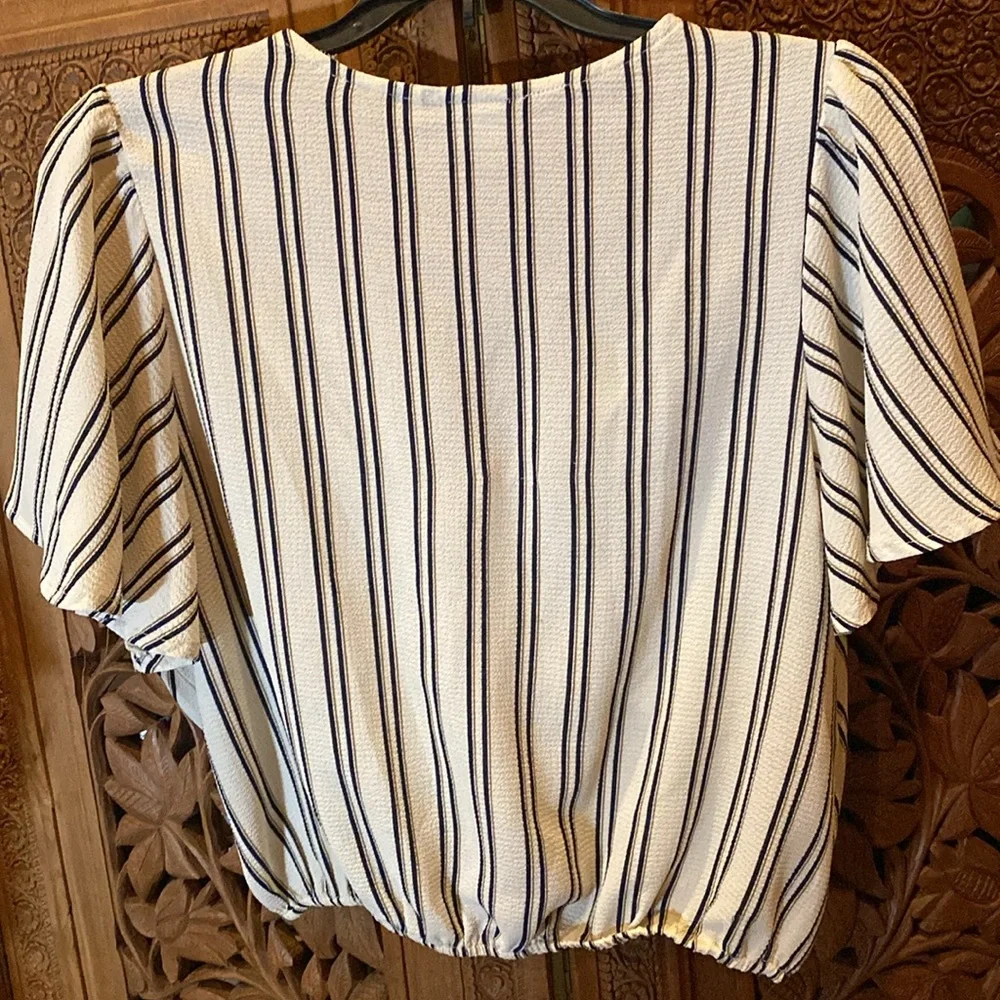 EUC - Good Luck Gem- Striped V-Neck Crop Top - Picture 3 of 9